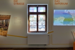 Info-Bereich-Raum-2-Wand-Straße-Fenster-Imperium-Prjektion