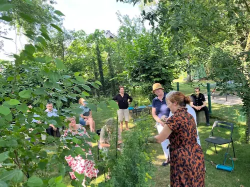 Kräuterführung mit Christina Jost, Foto Hanne Rose